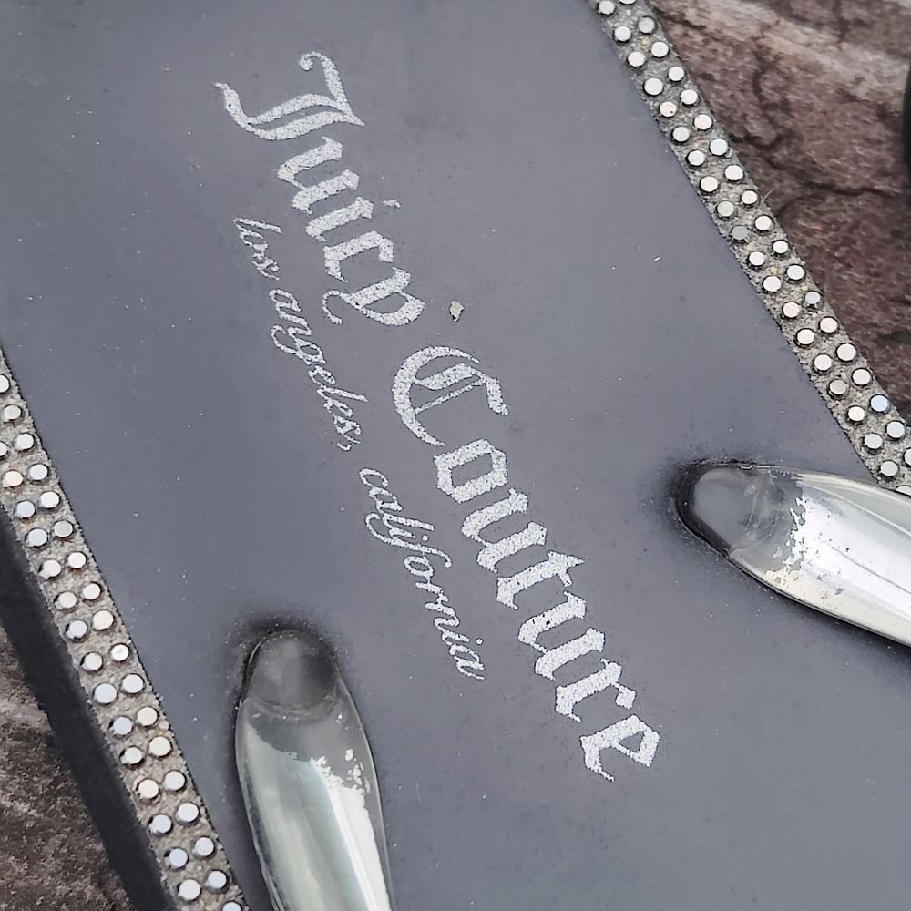 Juicy Couture Flip Flops - Picture 3 of 5